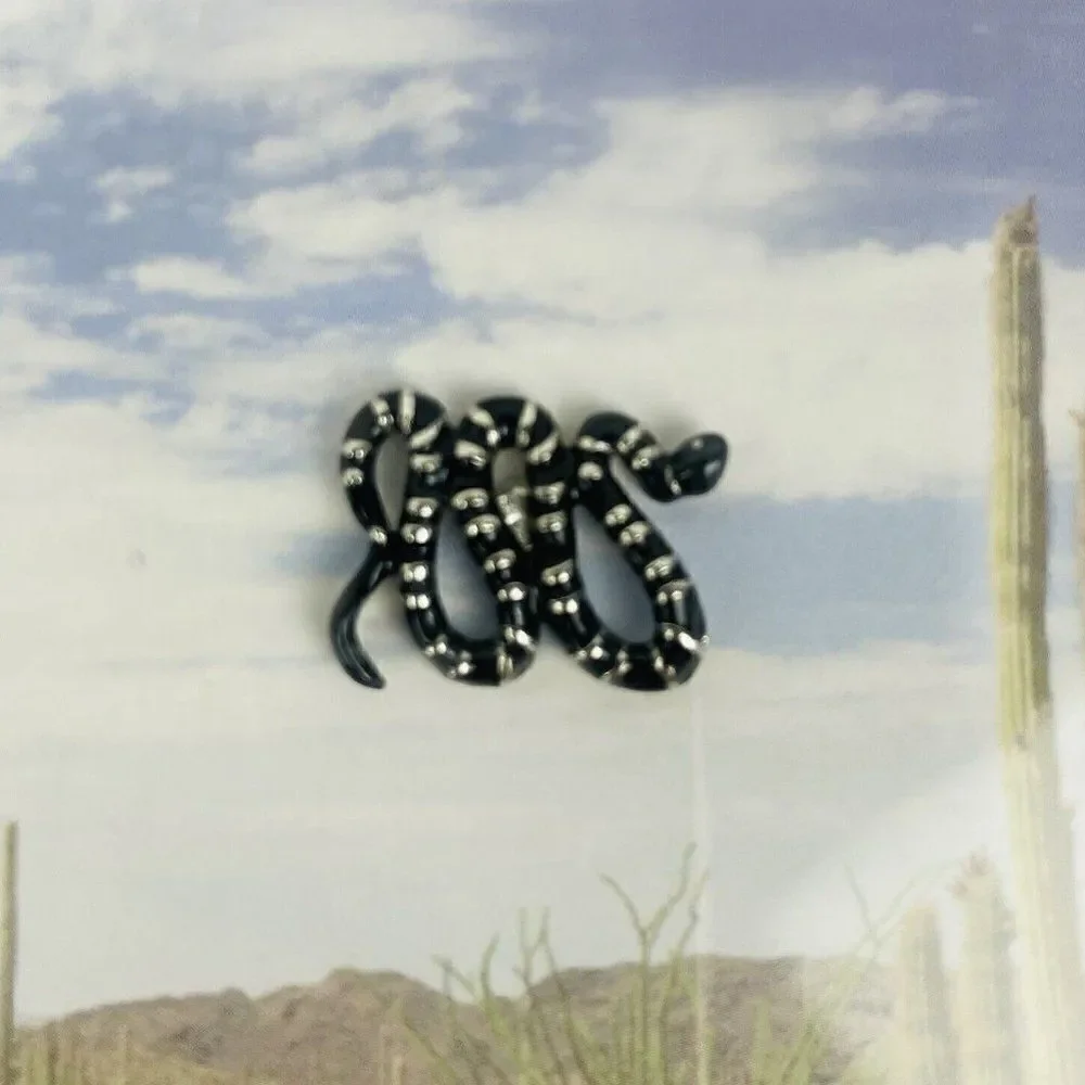 NIB Macys The Lapel Pin Snake Striped Kingsnake Desert Suit Southwest Halloween